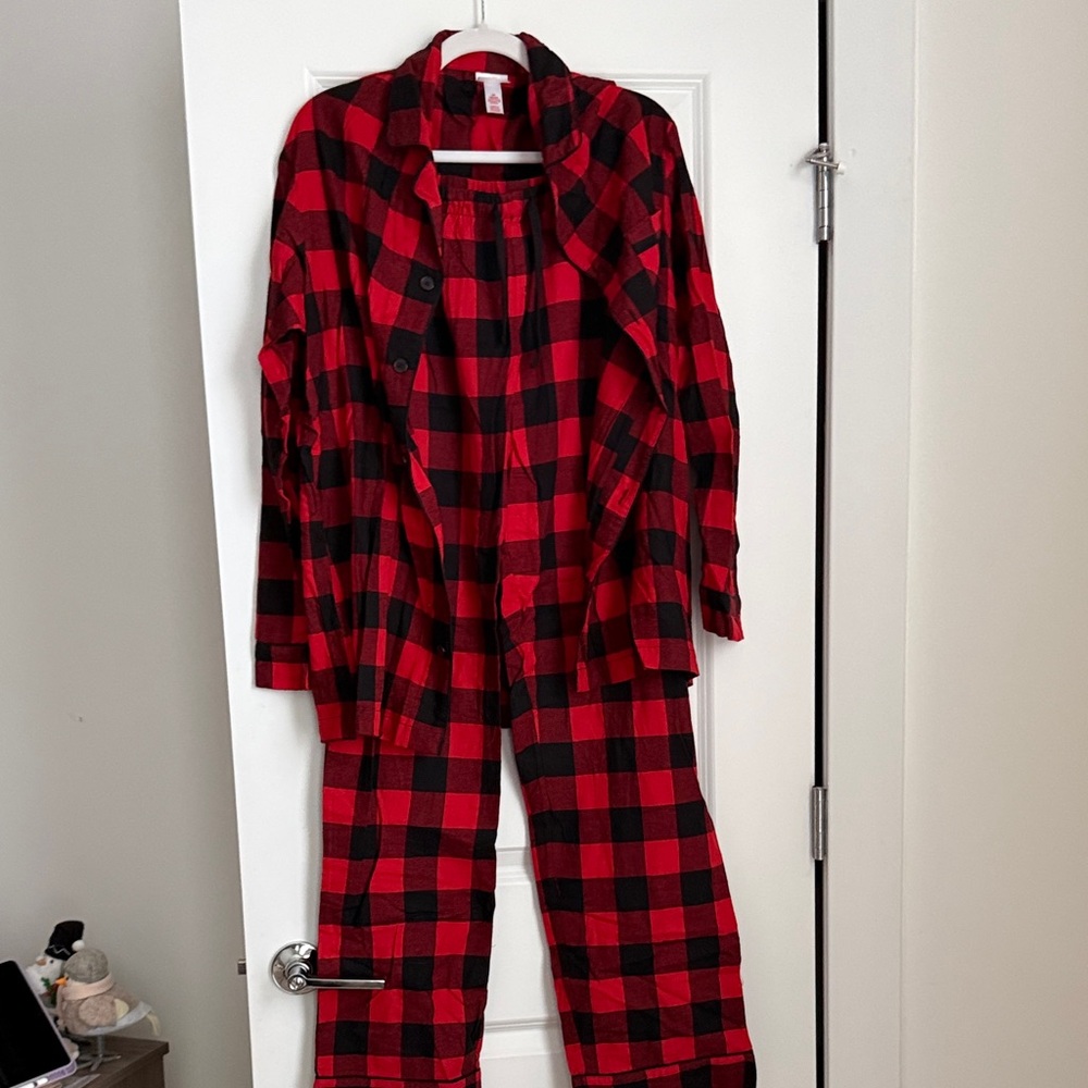 Plaid Red and Black Men’s Pajamas